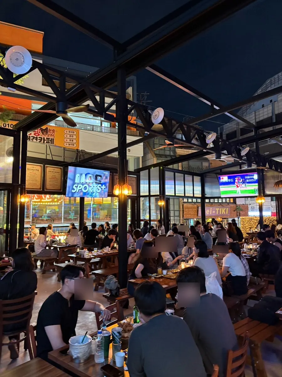 Lively Hongdae bar atmosphere