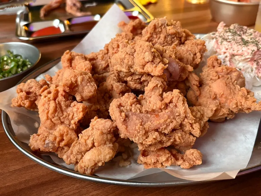 Boneless chicken served with beer