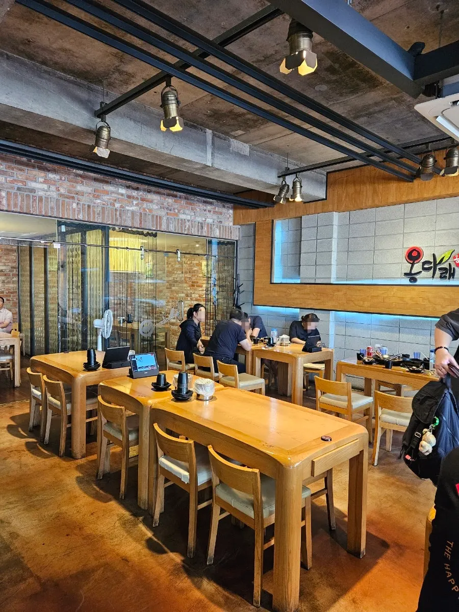 Upscale atmosphere at Ongdarae Jjimdak