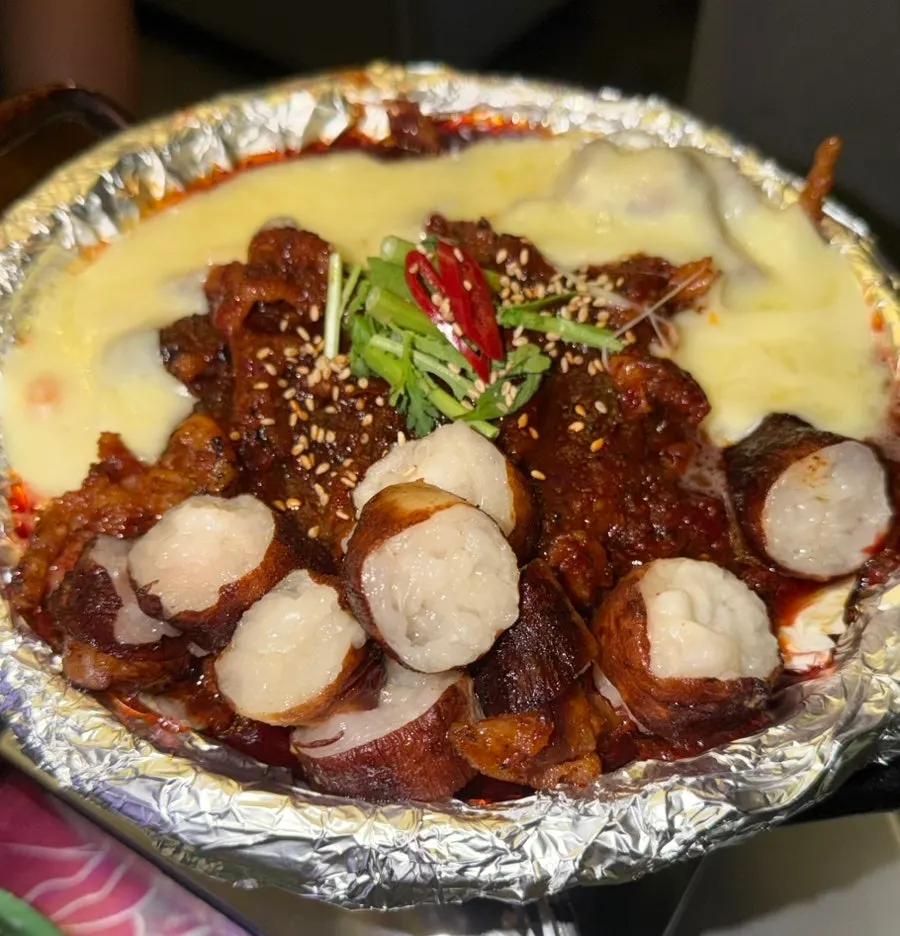 청년닭발 한상 상차림 전체