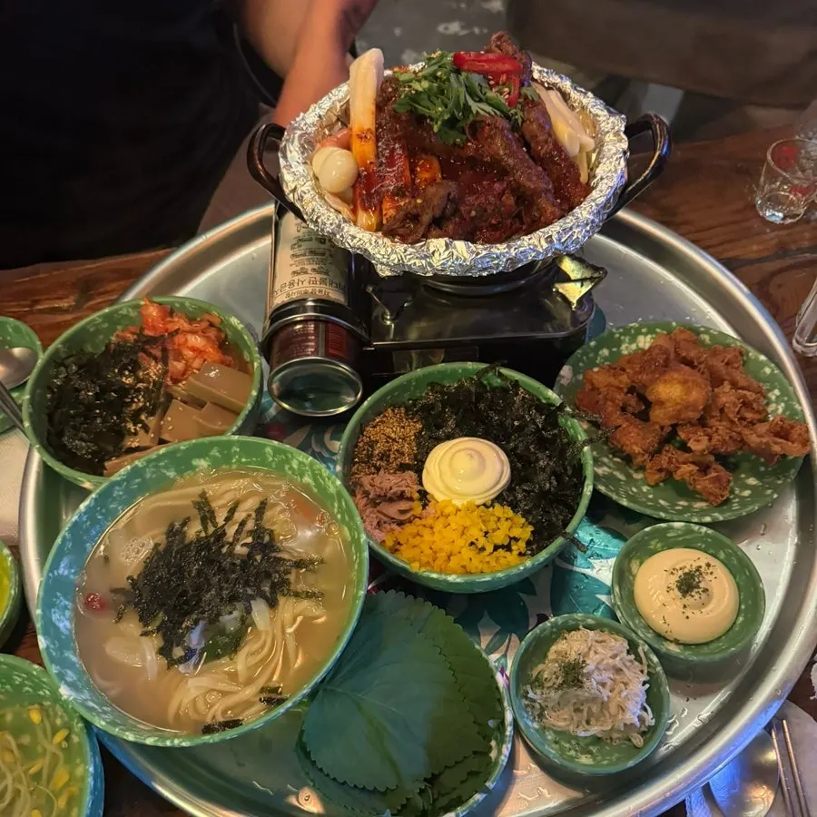 닭발과 함께 말아 마신 소맥 한 잔