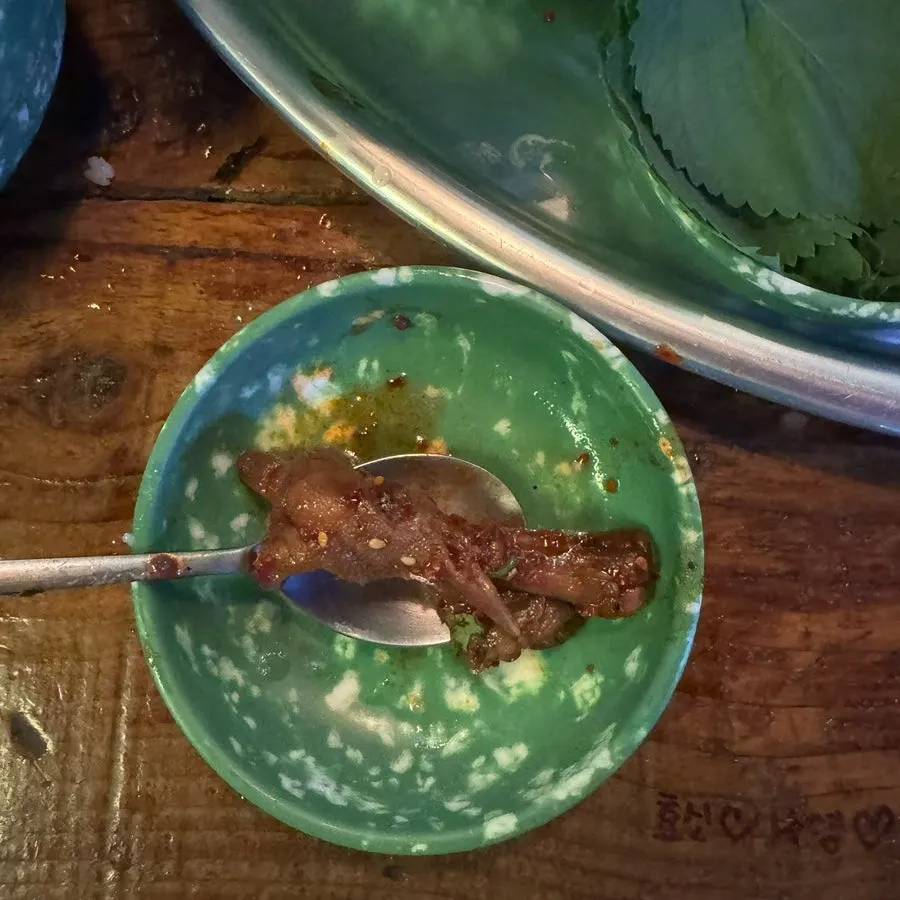 날치알 계란찜과 매콤한 닭발 조합
