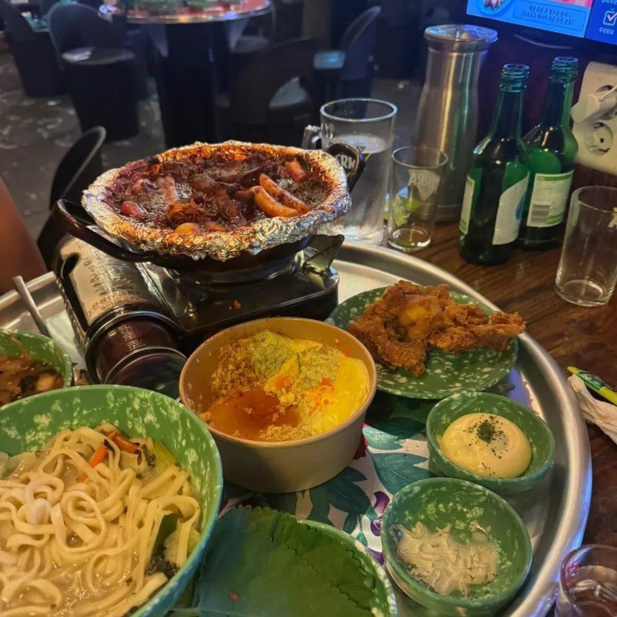 닭발 술자리 마무리 테이블 풍경