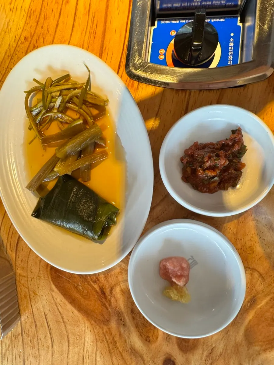 Hongdae pork restaurant meal tasting like the Busan original: salted ogyeopsal at Chopilsal