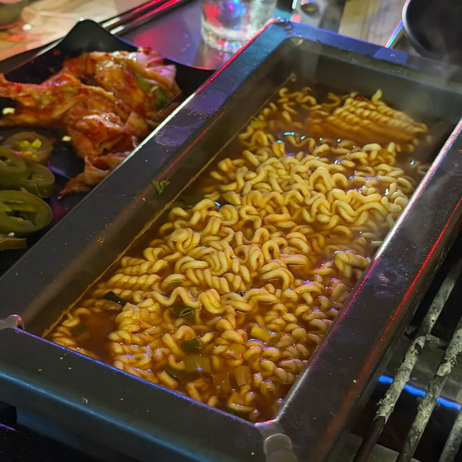 Yeul ramyeon simmered in mussel broth