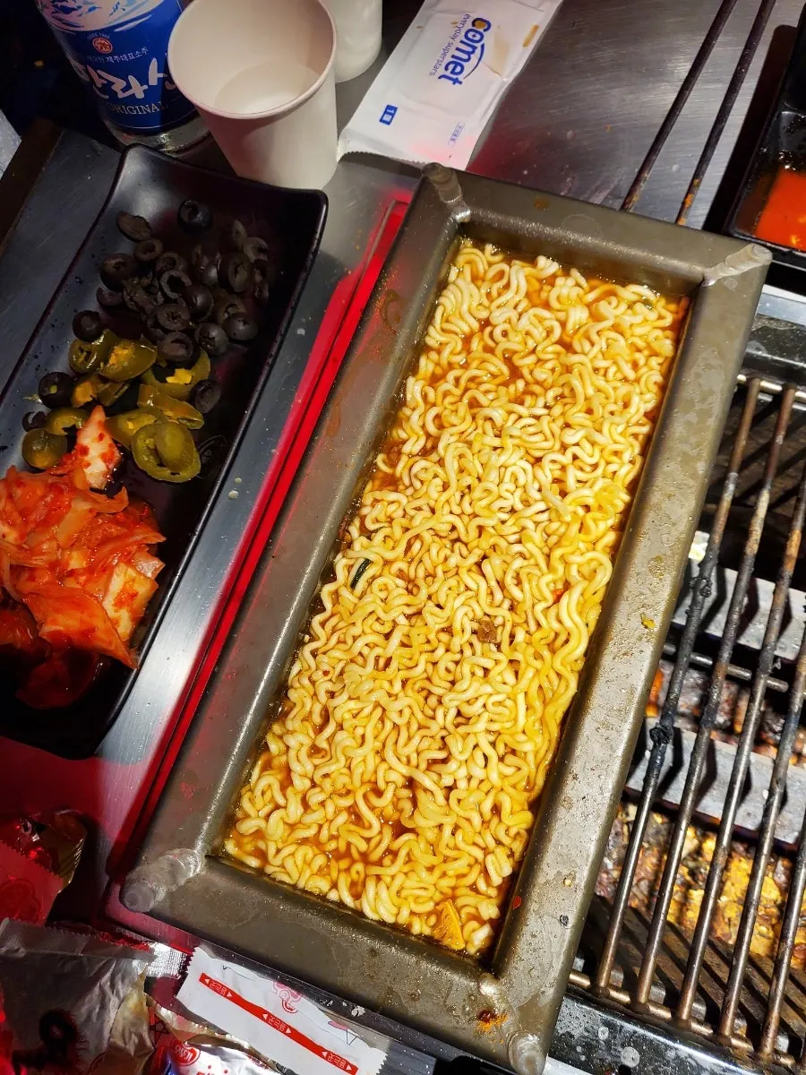 홍합국물에 끓이는 라면