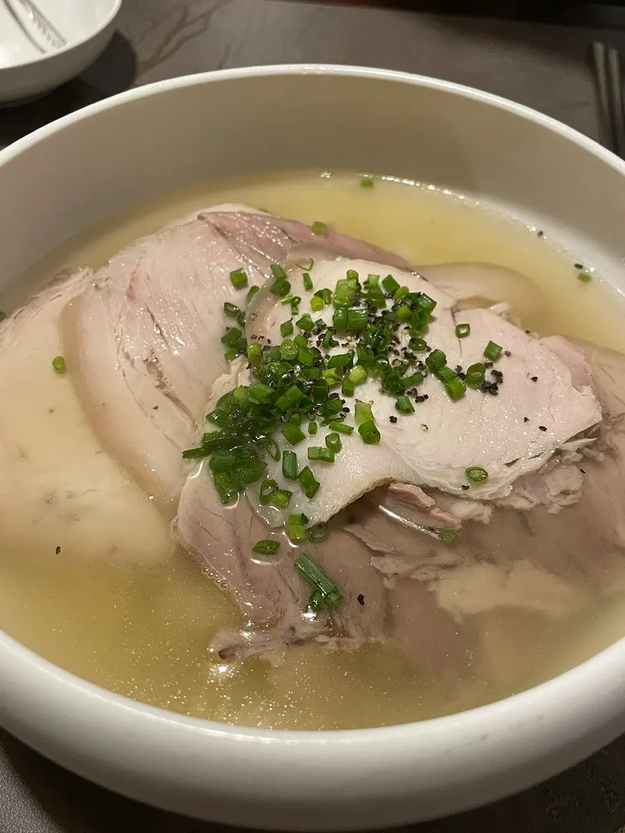Clear gomtang broth and rice
