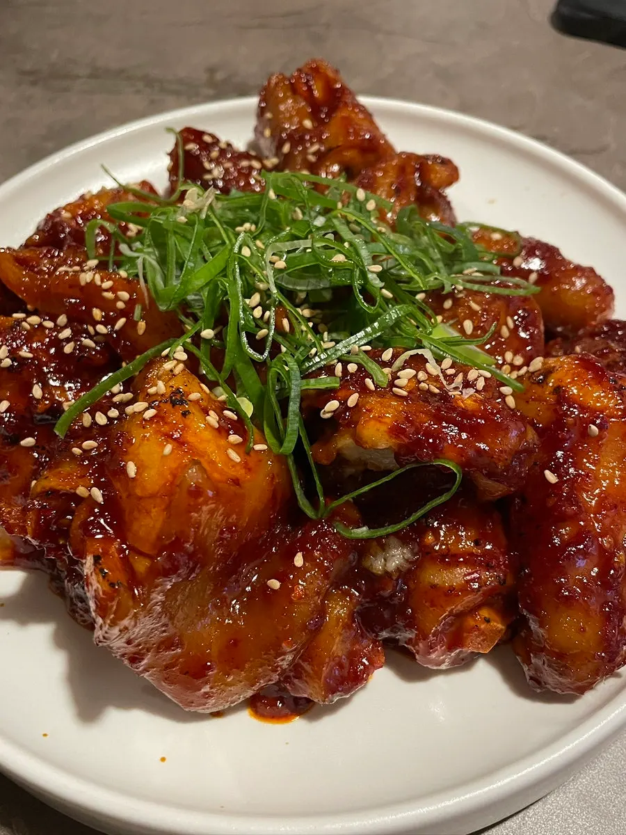 Braised pork tail with a chewy texture
