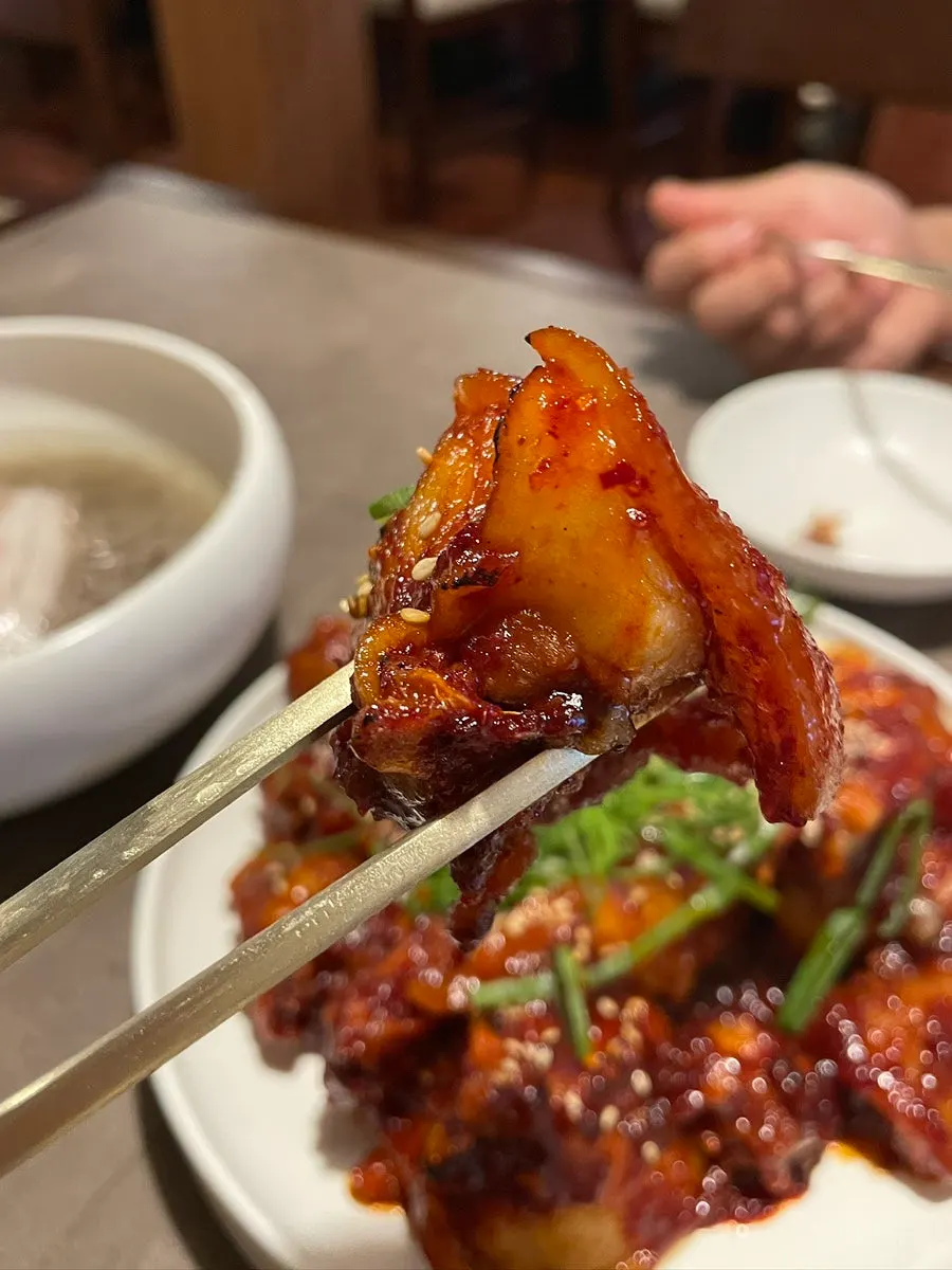 Braised pork tail served with gomtang
