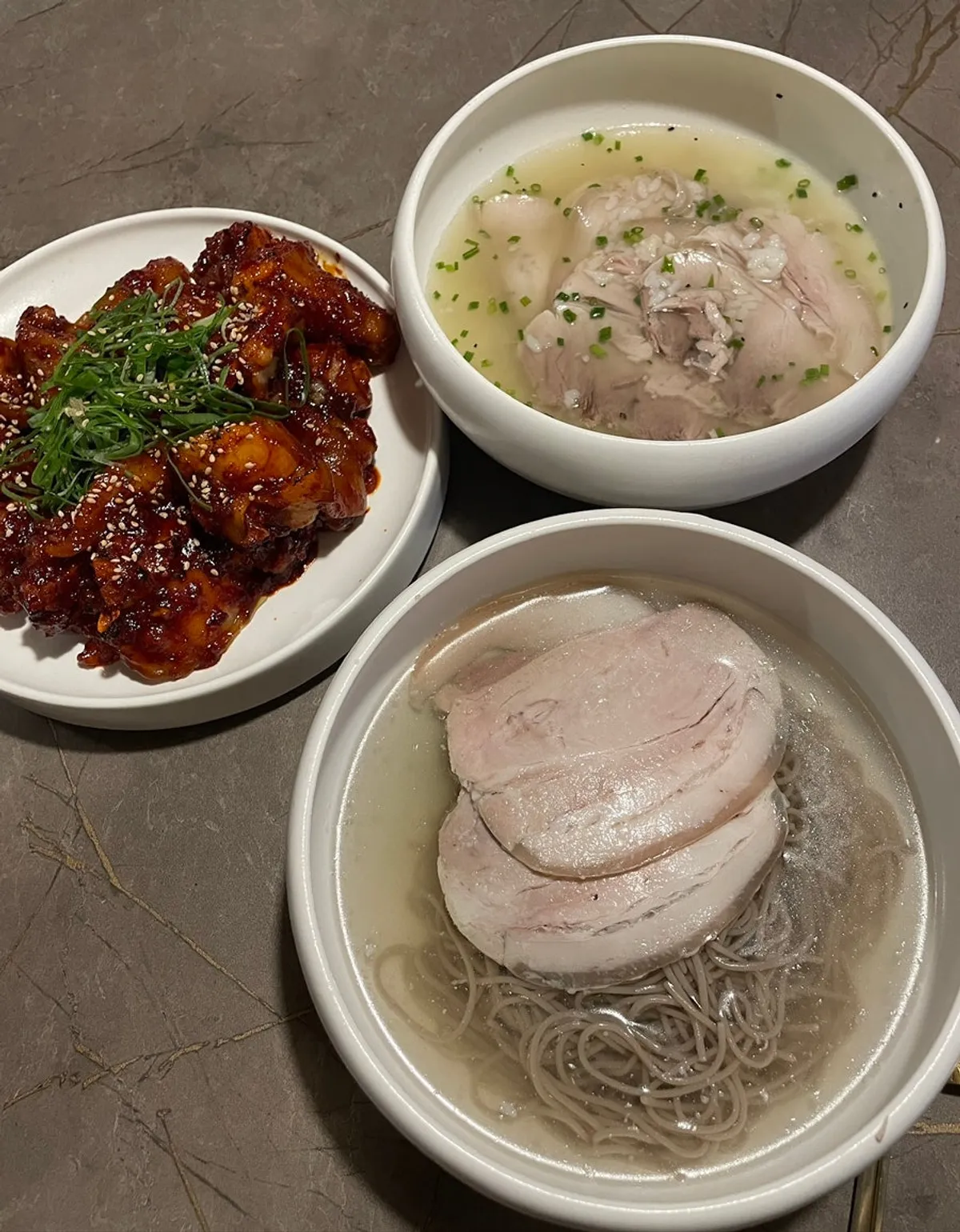 Braised pork tail paired with light dishes