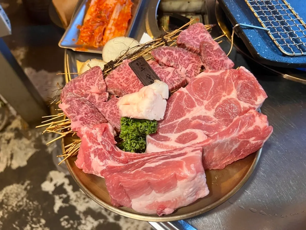 한우 한돈 2인세트 생고기 접시