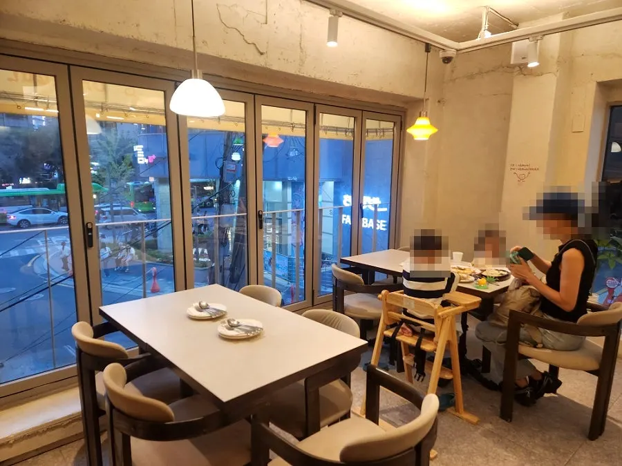 Counter and cooking area at Omil Hongdae