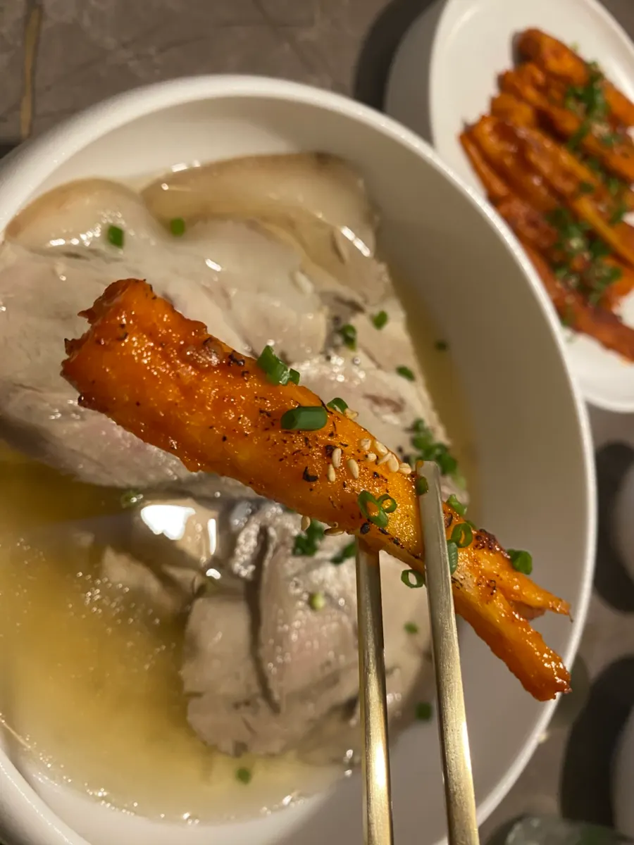 Combination of pork and deodeok gui