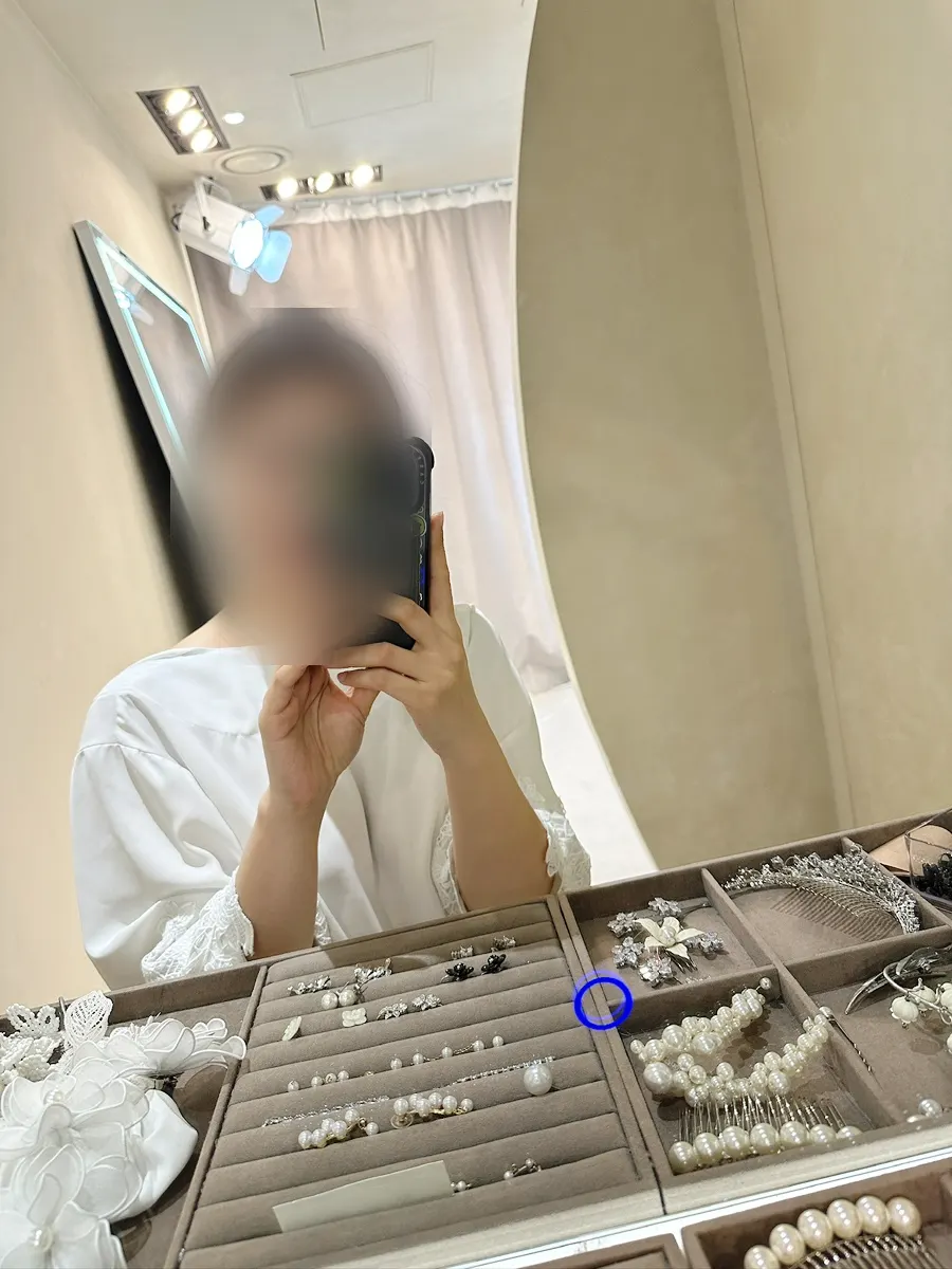 가르마 볼륨을 넣은 드레스투어 헤어