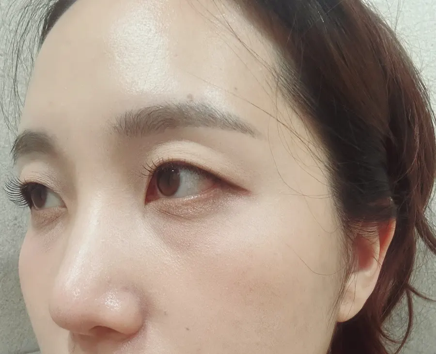 12시간 후에도 유지된 메이크업 상태