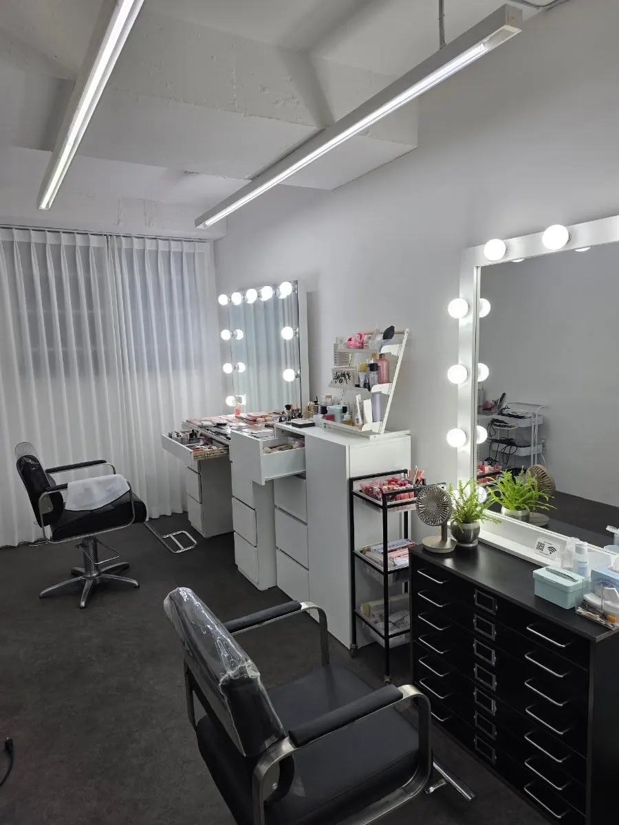 Front view of makeup and hair before the dress fitting tour