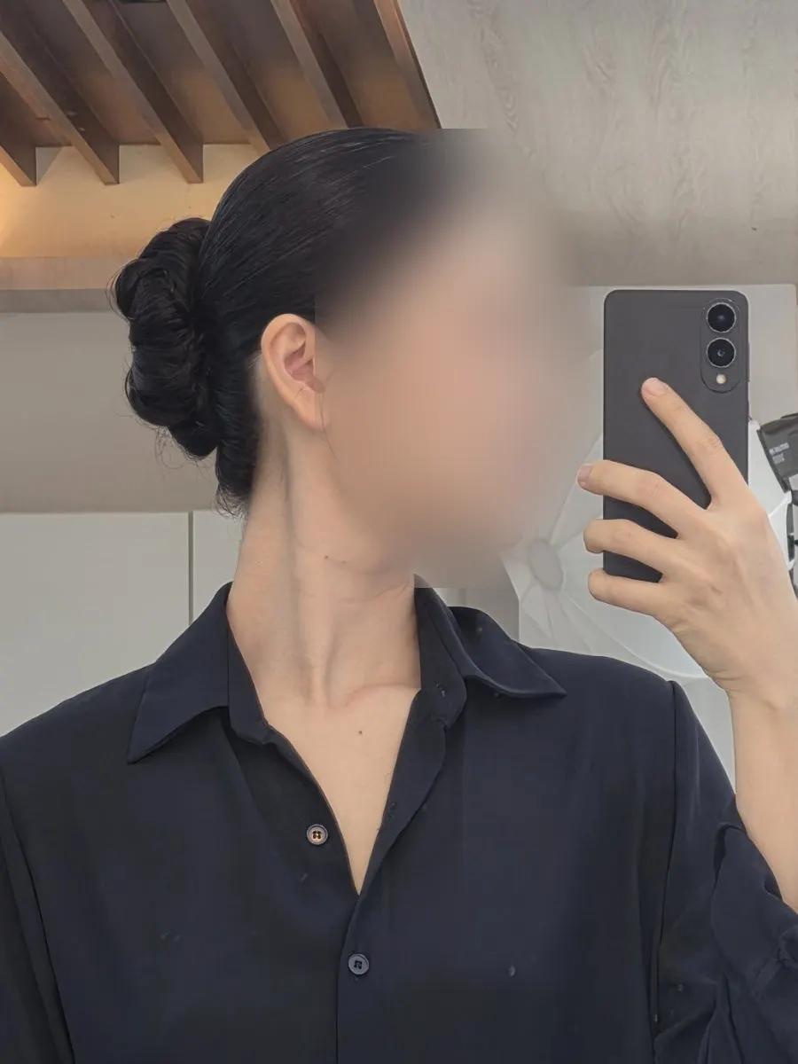 Finished hair with the bangs direction set