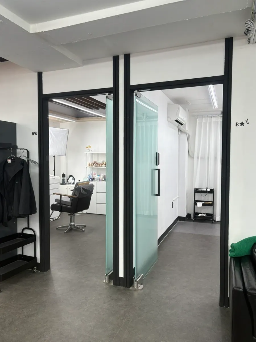 Stylish interior of the Hongdae makeup salon