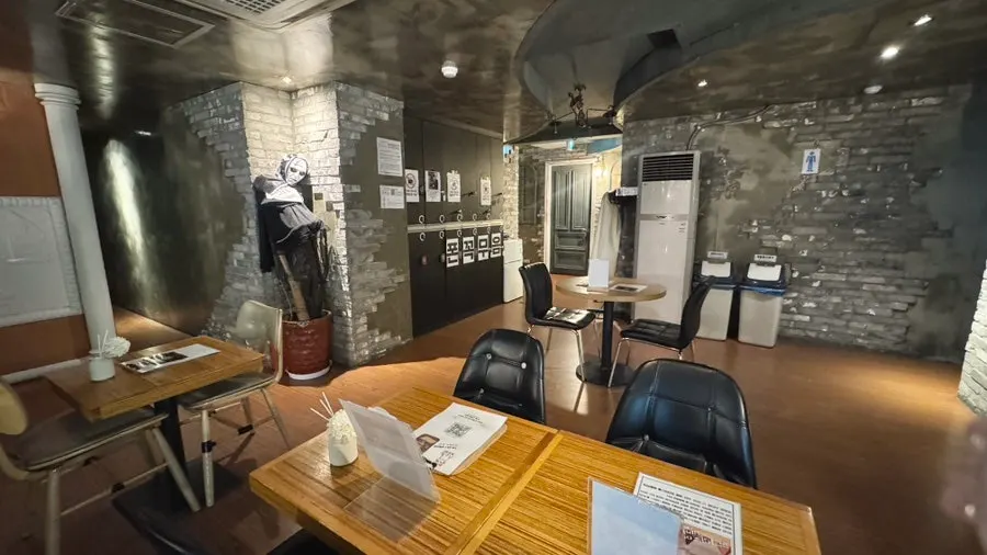 Building housing the escape room café along the Hongdae street