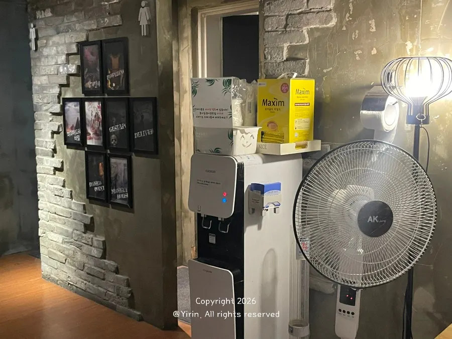 Theme explanation board at Cube Escape Hongdae Branch
