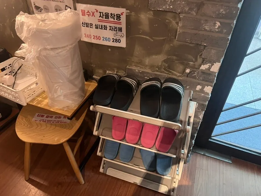 큐브이스케이프 홍대점 대기 공간