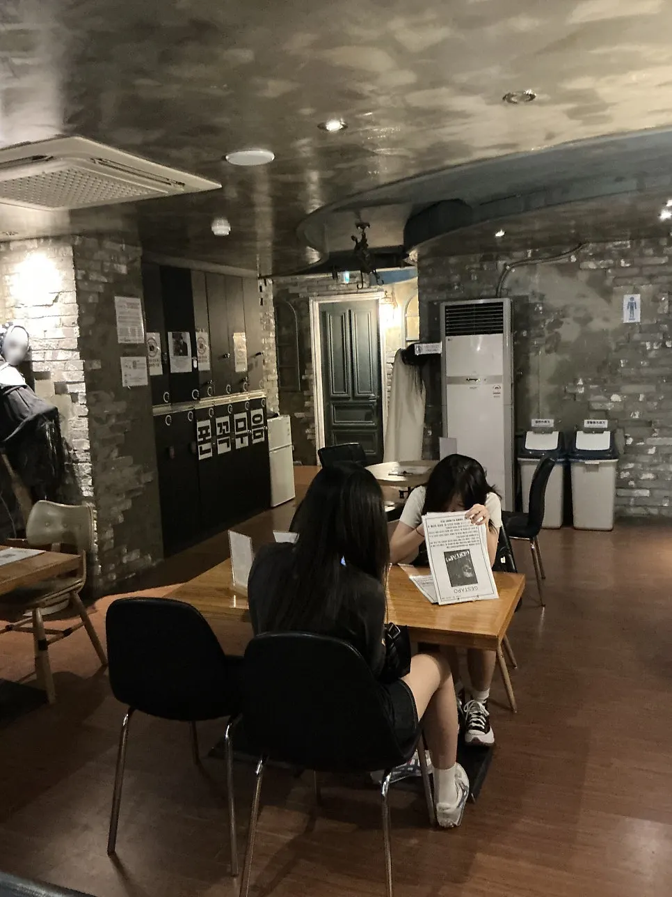 Inside Cube Escape Hongdae Branch after finishing the game