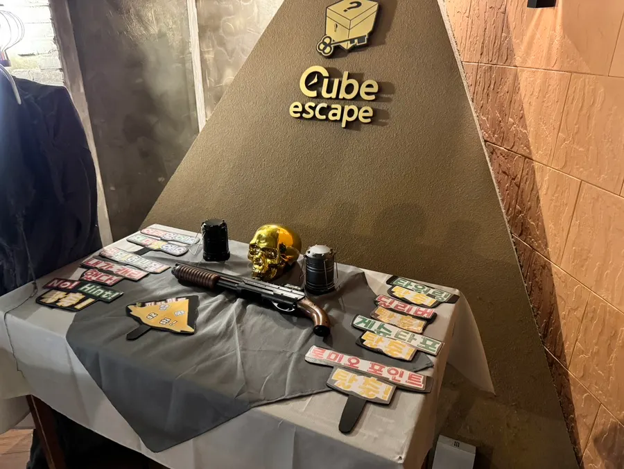 Egyptian-atmosphere space inside the Pyramid theme