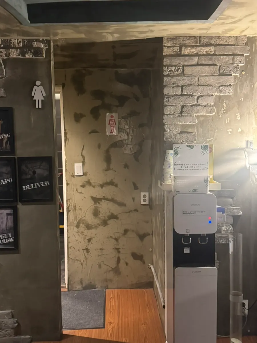 Indoor facilities at Cube Escape Hongdae Branch