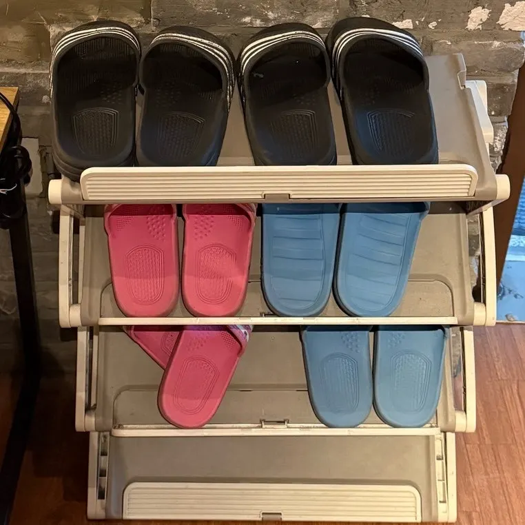 Indoor slippers prepared in various sizes