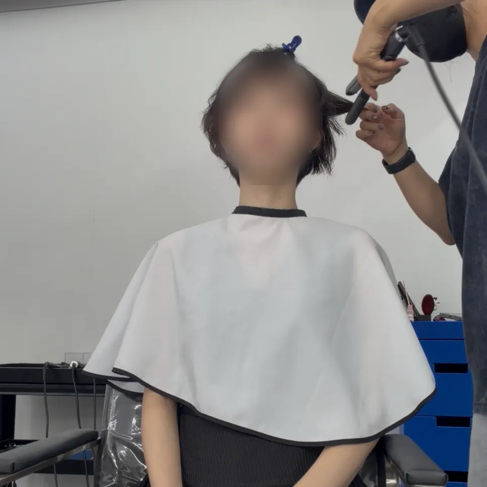 숏단발을 웨트하게 잡은 헤어 스타일링