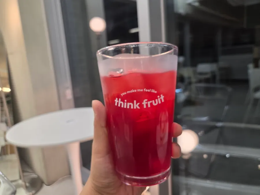 Segelas hibiscus berry bebas kafein
