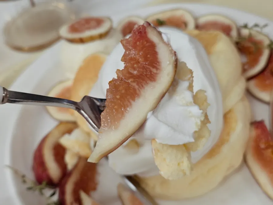 Satu suapan fig dan es krim bersamaan