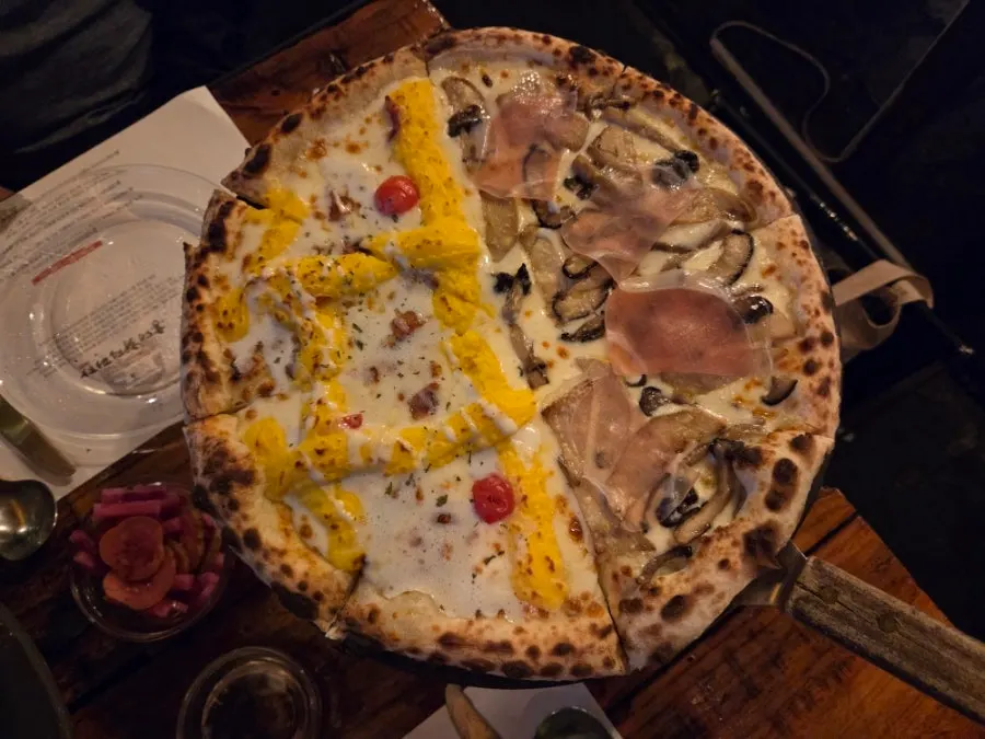 Half-and-half pizza with Patata Dolce and Funghi Prosciutto