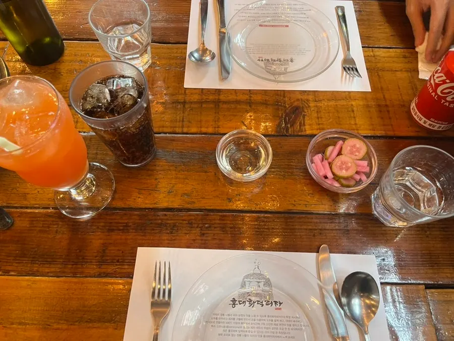 Table set up in advance for a Naver Reservation booking