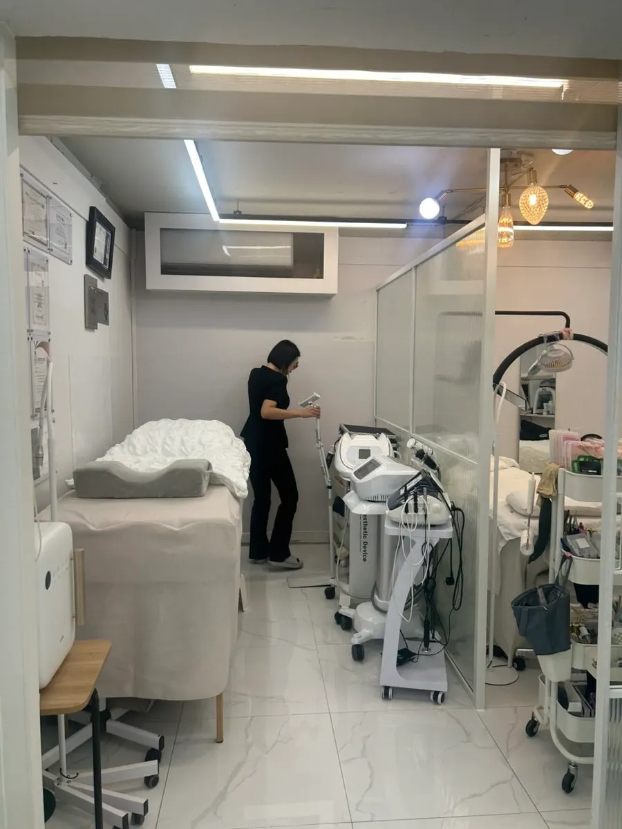 공기청정기가 놓인 뷰아즈 홍대 매장 한켠