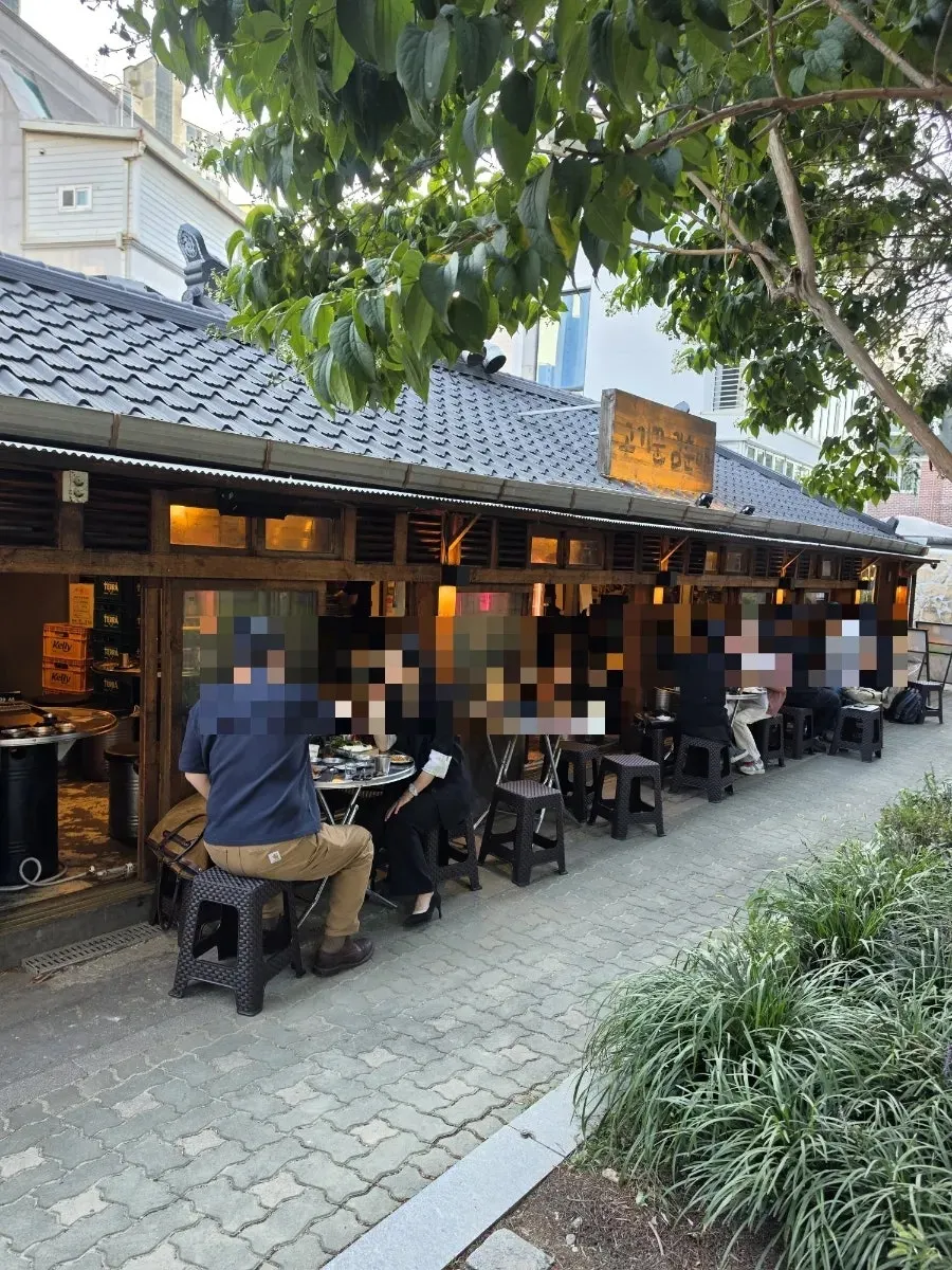 Autumn view of the Gyeongui Line Forest Park path and the restaurant