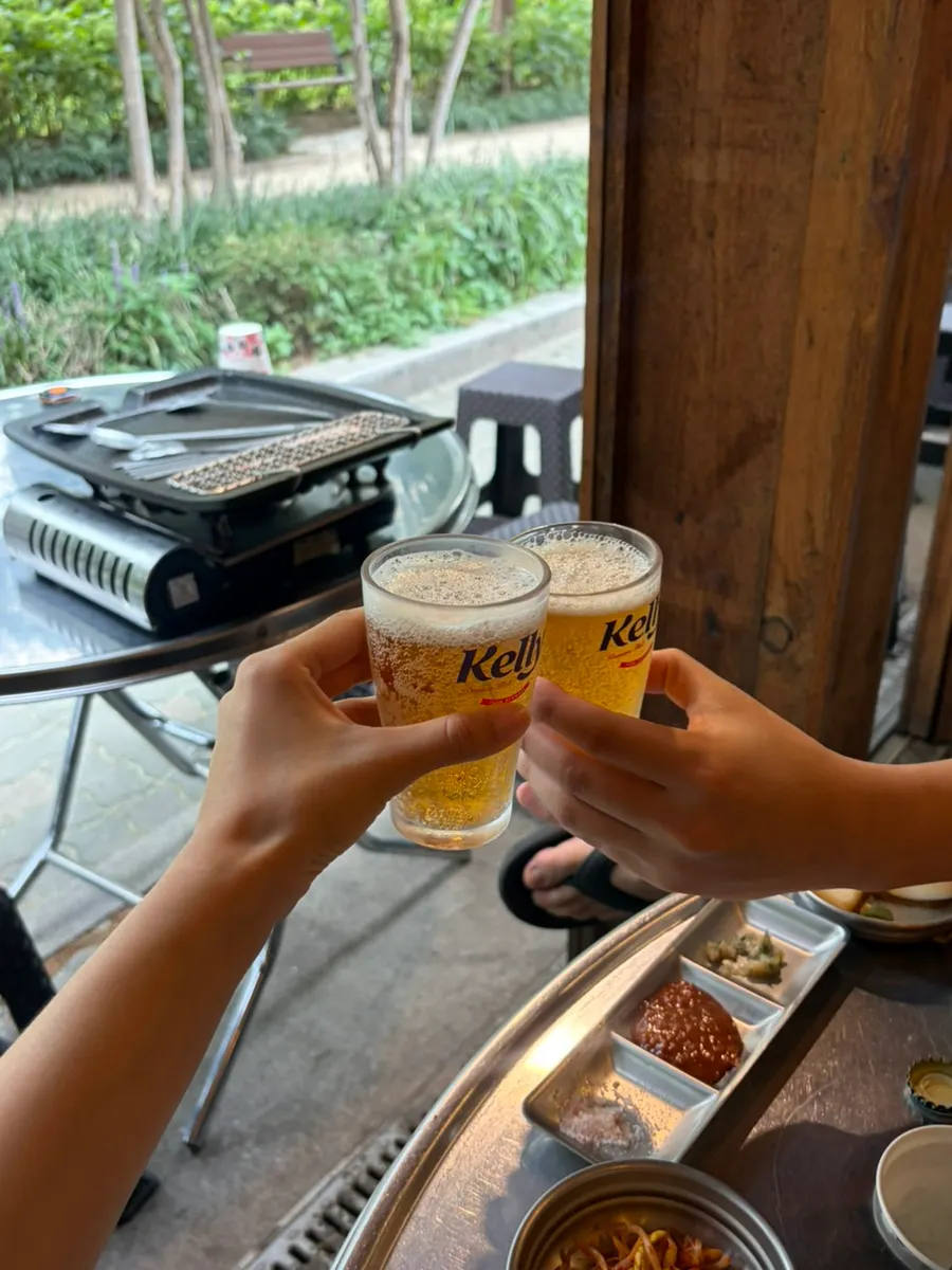 A grilled piece of beef skirt with a beer glass