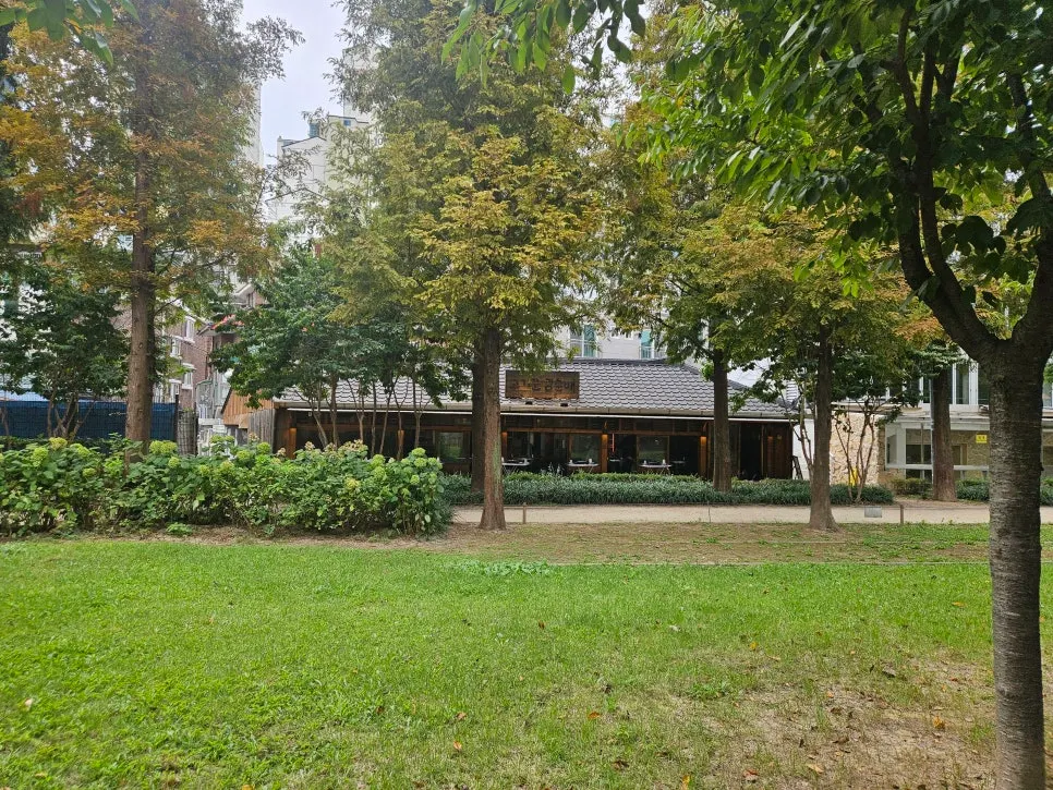 Exterior of Gogikkun Gimchunbae Hongdae Supgil Branch