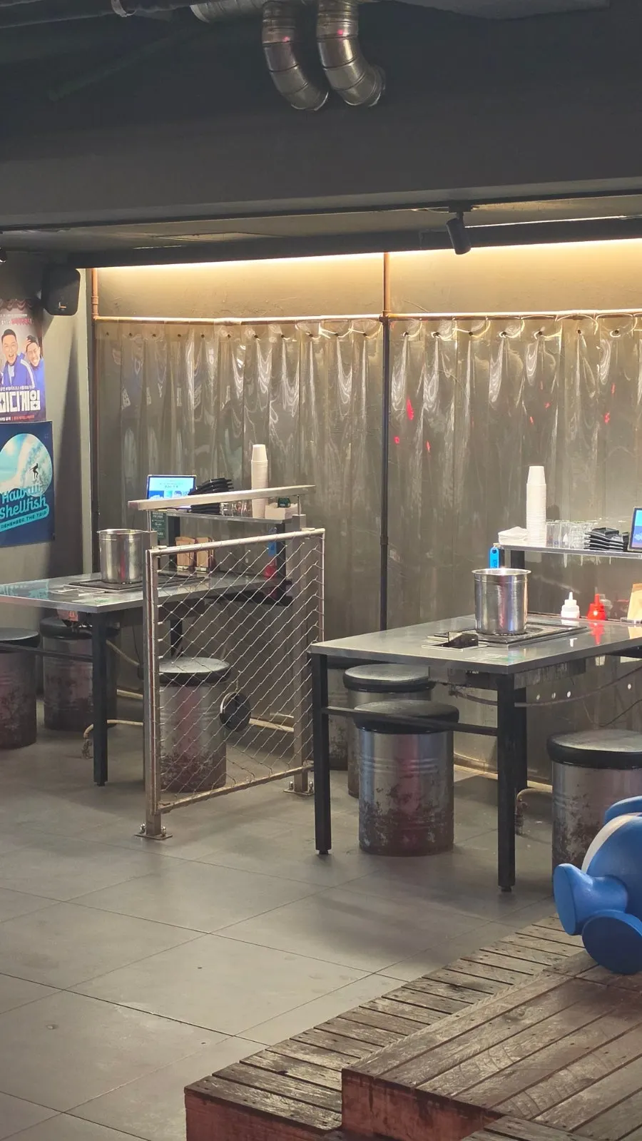 Interior space at Hawaii Clam Hongdae Branch