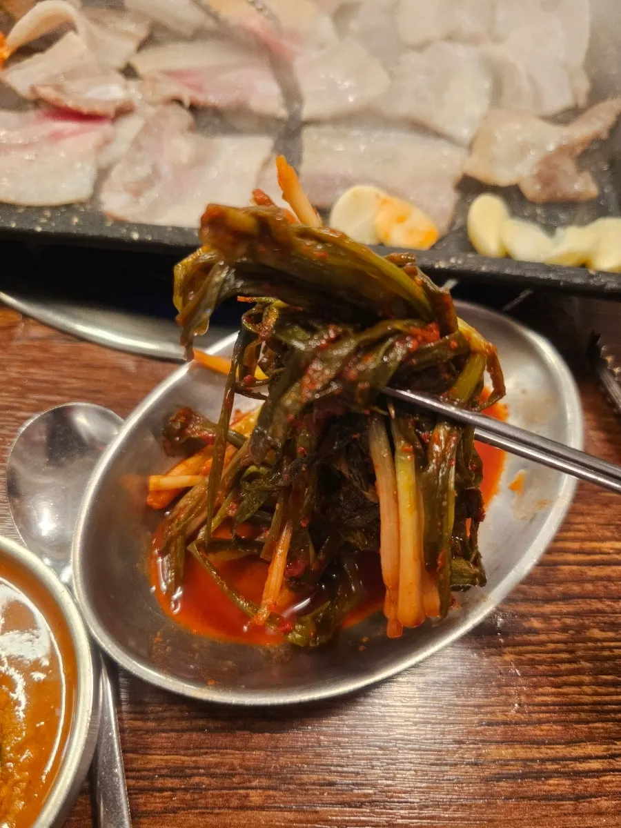 마포구이마당 냉삼과 파김치 상차림