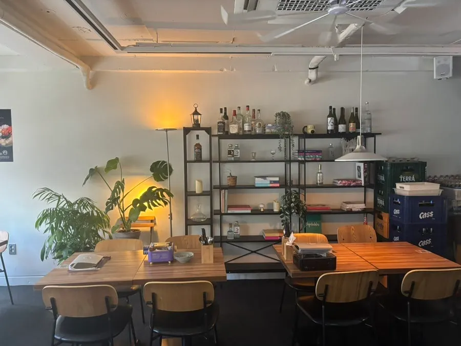 Interior view of the MANDOO BAR store