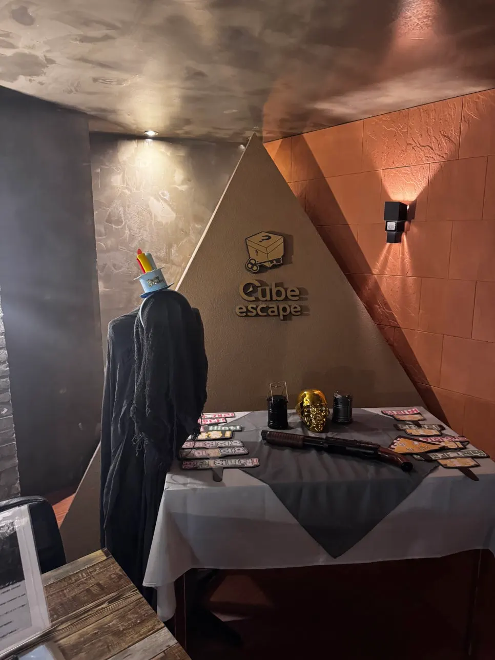 Inside Cube Escape Hongdae Branch
