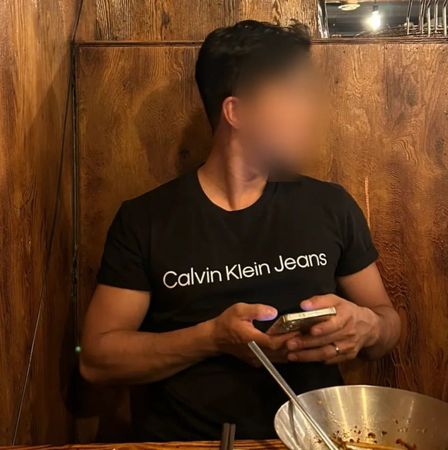 파채와 명이나물 등 기본 밑반찬 상차림