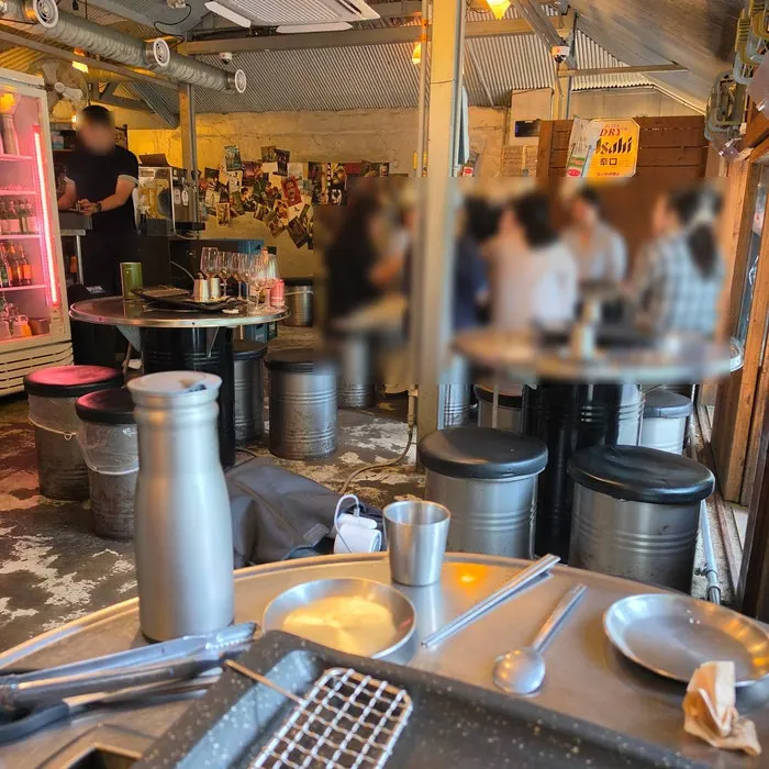 Table for four with generous spacing