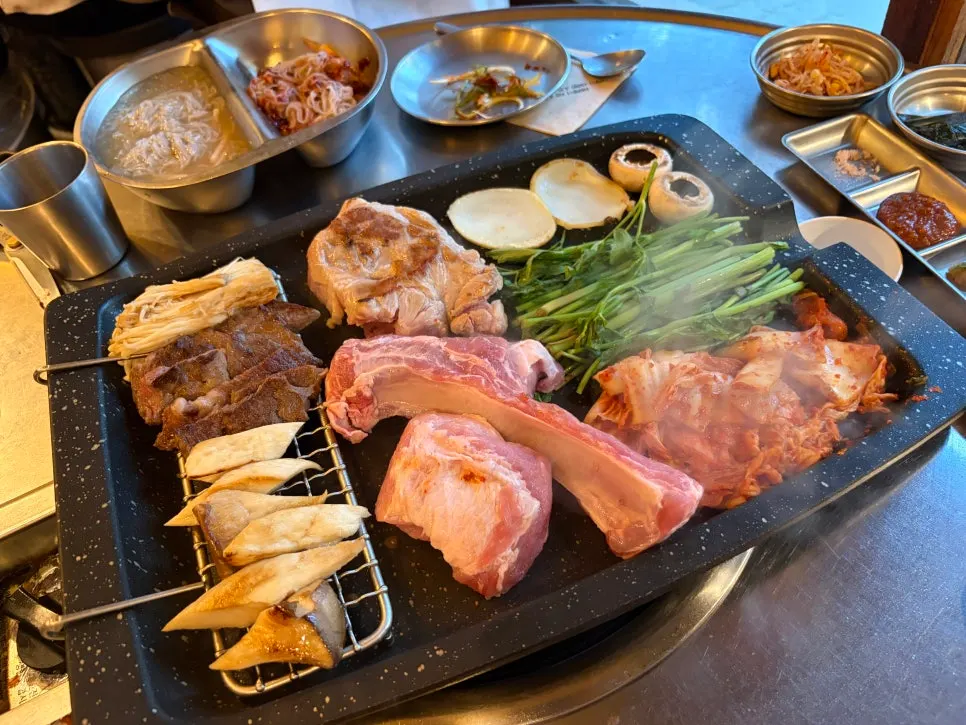 구워진 한우 등심 한 점