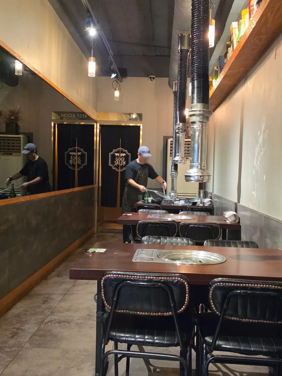 Seating area view at Gogi Salon