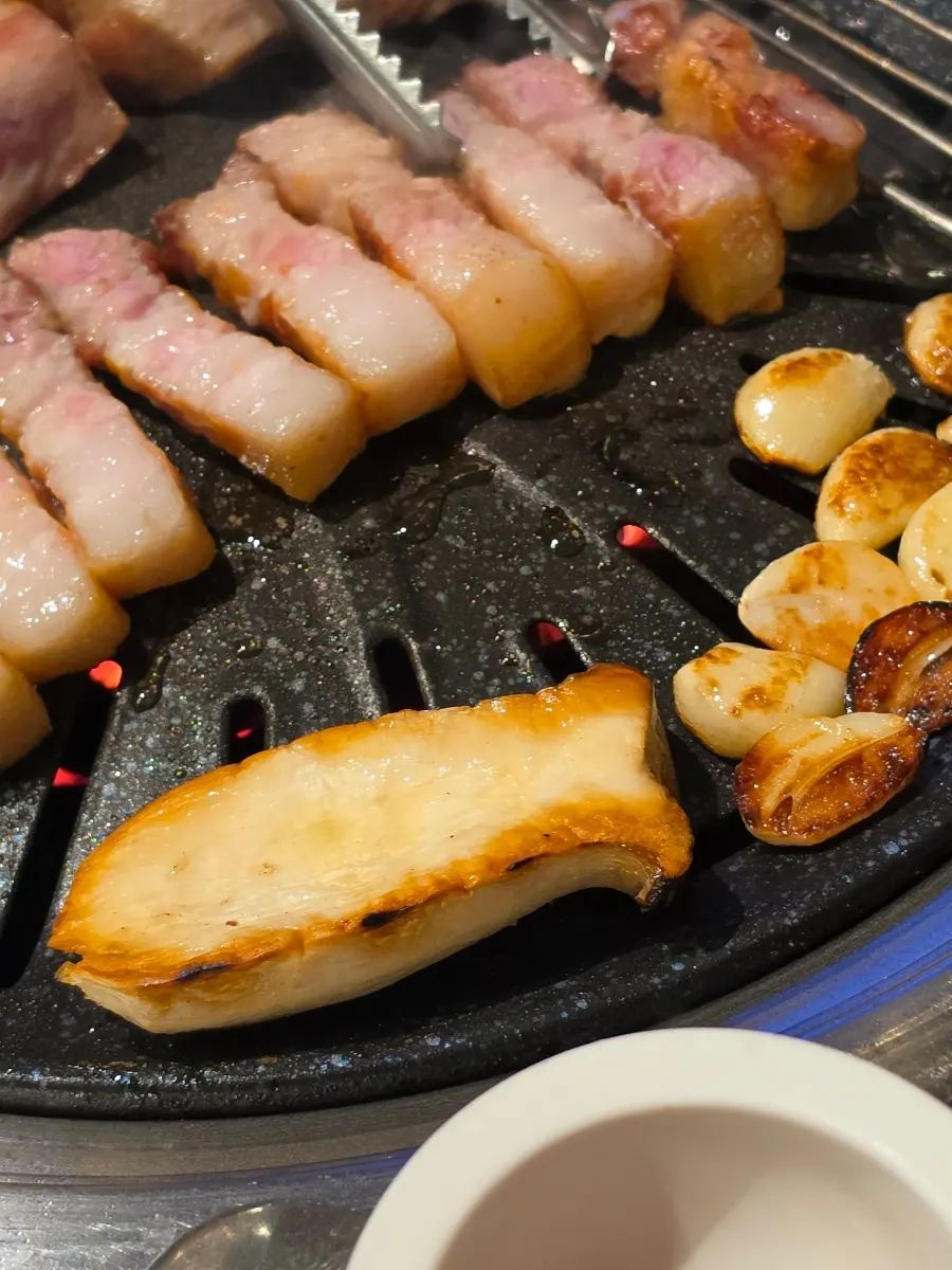 Inside view of the rice-filled chadol doenjang sulbap