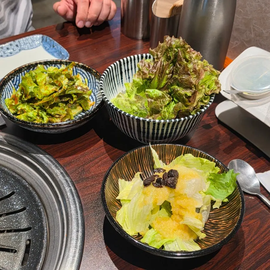 오이지와 양념게장 등 기본 밑반찬