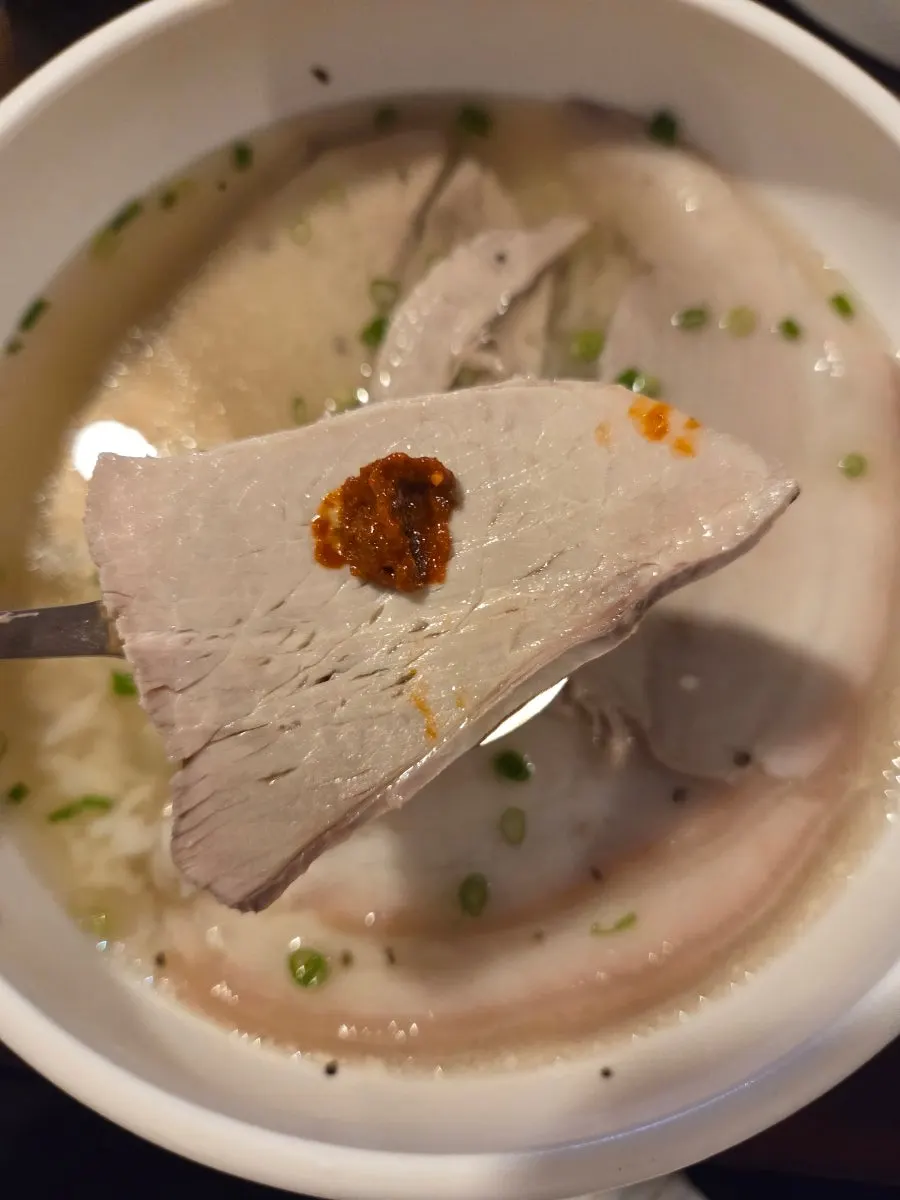 쫀득한 돼지꼬리찜 클로즈업