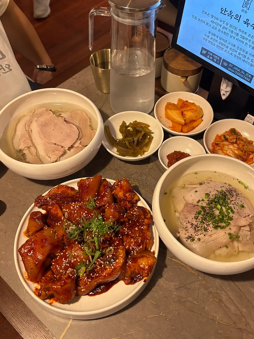Kkakdugi, kimchi, and seasoned gungchae side dishes